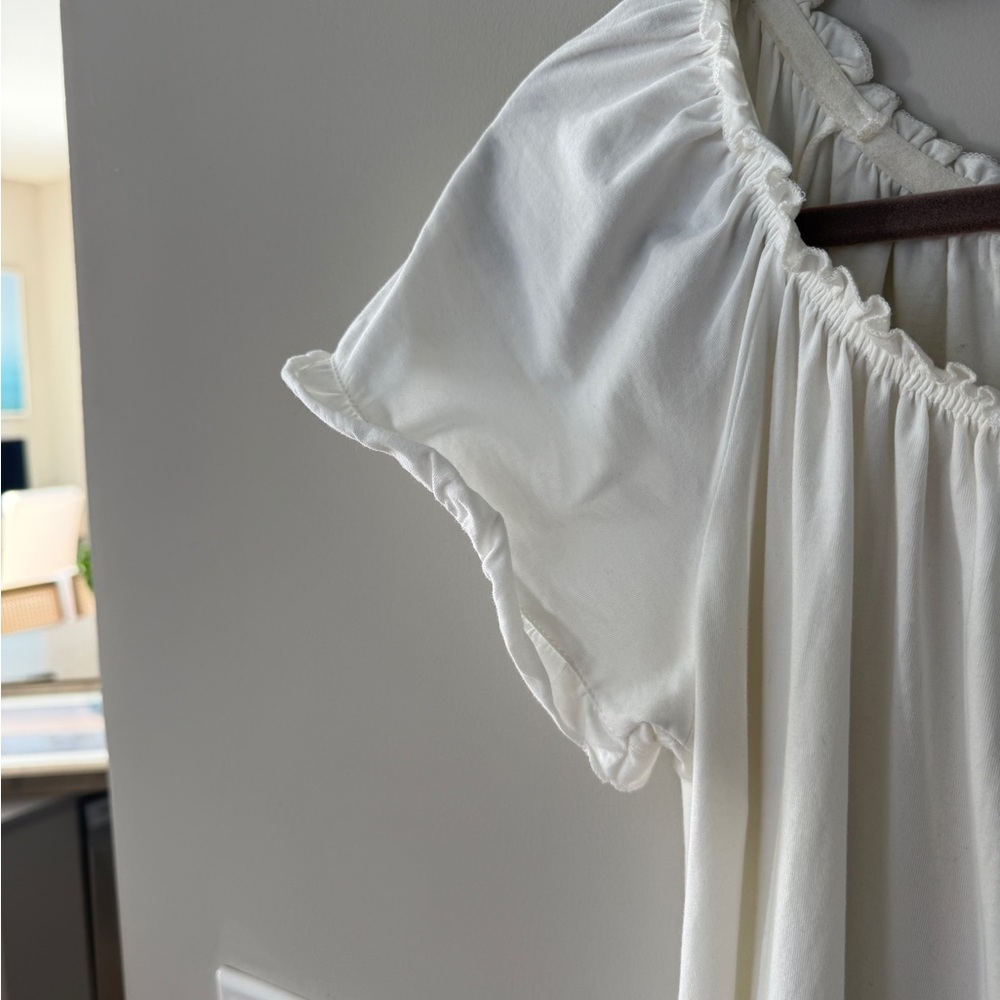 Elegant White Nightgown medium - Picture 4 of 6